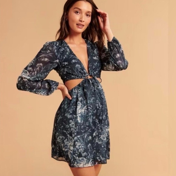 Abercrombie and Fitch Long Sleeve Cut Out Mini Dress - Picture 2 of 10